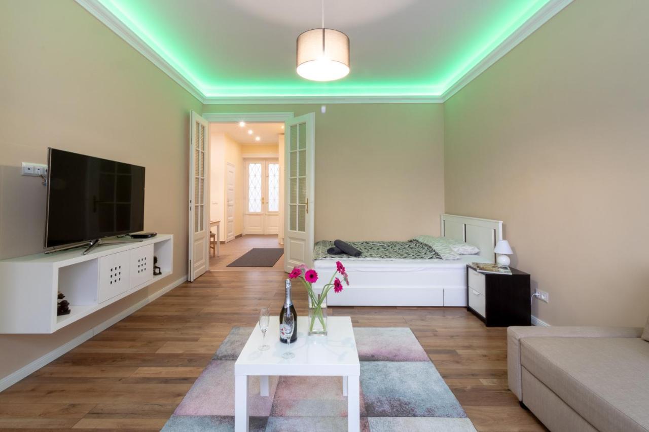 Nice And Cozy Apartment Next To The Parliament Budapest Eksteriør billede