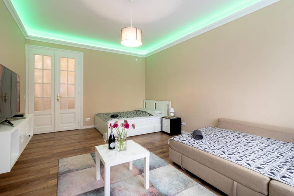 Nice And Cozy Apartment Next To The Parliament Budapest Eksteriør billede