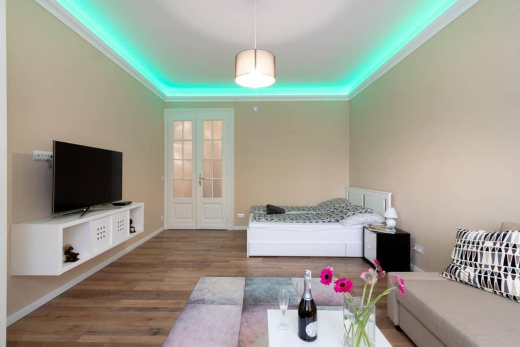 Nice And Cozy Apartment Next To The Parliament Budapest Eksteriør billede
